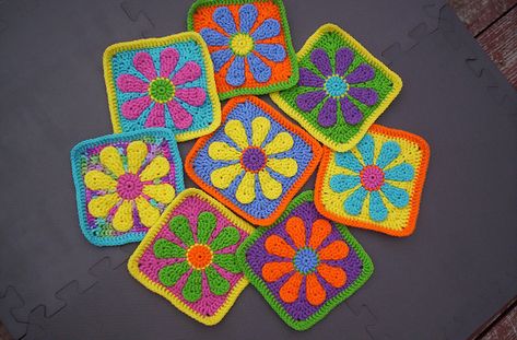 Crochet Flower Granny Square Pattern, Sac Granny Square, Granny Square Pattern Free, Granny Square Häkelanleitung, Motifs Granny Square, Crochet Flower Squares, Granny Square Haken, Beau Crochet, Flower Granny Square