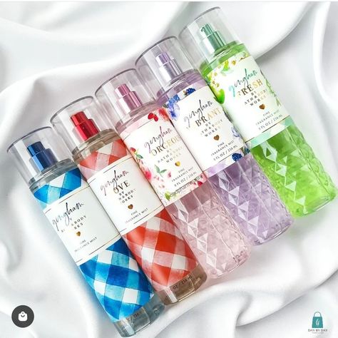 Bath And Body Works Sets, Bath And Body Works Aesthetic, Bath And Body Works Collection, Bath And Body Works Gingham, Gingham Gorgeous, Friends Nails, Bathing Routine, Nails Accessories, Bath N Body Works