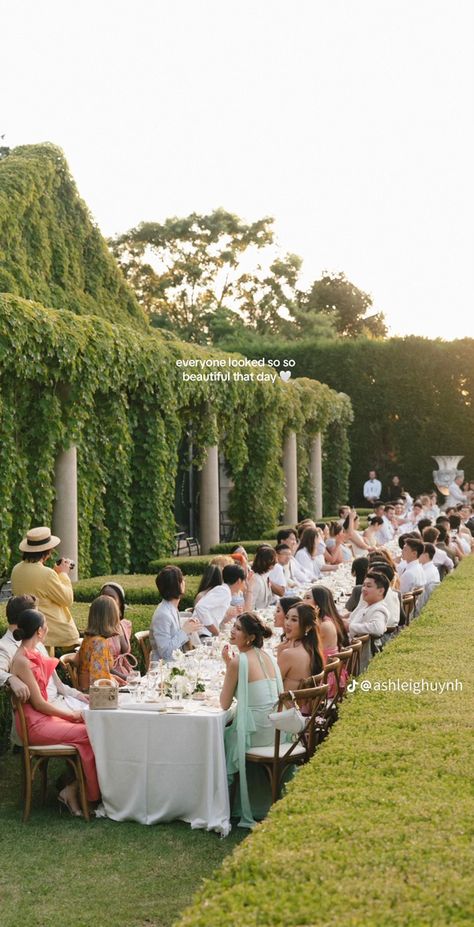 Wedding Dinner Ideas, Dress Tiktok, French Riviera Wedding, Engagement Look, English Garden Wedding, Family Style Dinner, Family Nature, Wedding Guest Looks, Garden Party Wedding