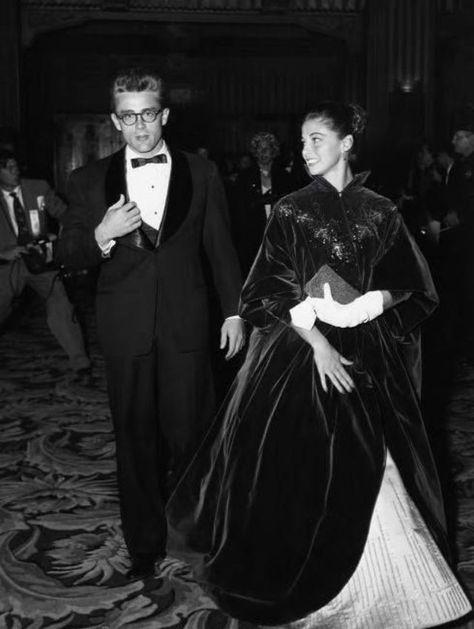 Pier Angeli James Dean, A Star Is Born Movie, Jim Stark, James Dean Photos, Jimmy Dean, Kirk Douglas, Italian Actress, Paul Newman, Famous Couples