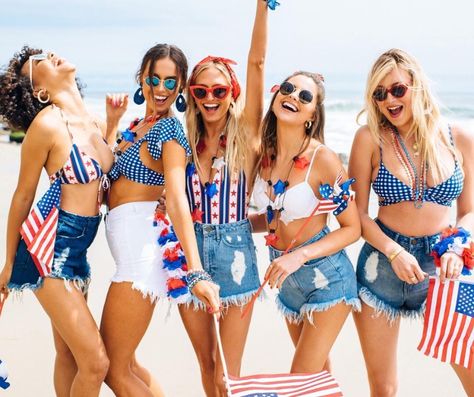 Fourth Of July Pics, 4th Of July Photos, July Outfits, Honey Moon, Social Trends, Fourth Of July Shirts, Mardi Gras Party, 4th Of July Decorations, 4th Of July Outfits