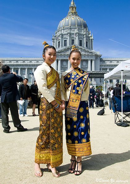 http://folkcostume.blogspot.com/2018/03/basic-costume-of-southeast-asia.html Lao Clothes, Lao Clothing, Lao Sinh, Ethnic Makeup, Laos Culture, Laos Clothing, Thai Dresses, Cultural Anthropology, Beautiful Culture