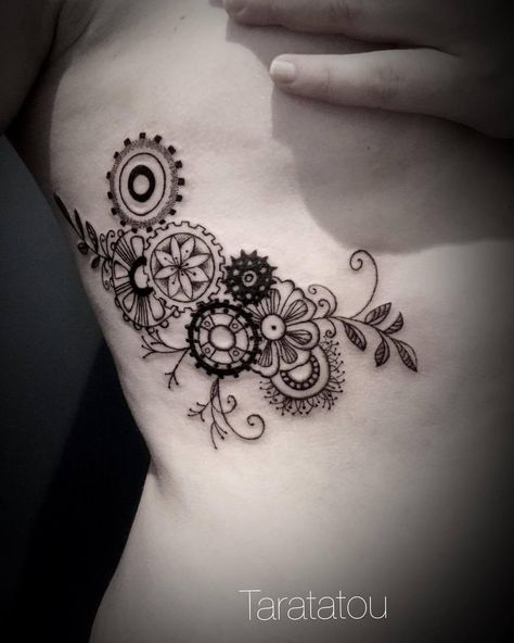 Gear Tattoo Women, Cog Wheel Tattoo, Gears Tattoo Women, Cog Tattoo Gears, Steampunk Tatoos Ideas, Simple Steampunk Tattoo, Small Gear Tattoo, Mechanical Flower Tattoo, Gears And Flowers Tattoo