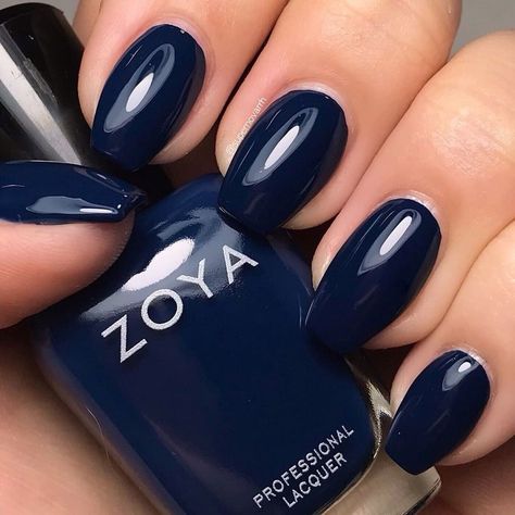 Deep Blue Dip Powder Nails, Dark Blue Glossy Nails, Moody Blue Nails, Deep Navy Blue Nails, Dark Nail Colours, Dark Blue Toe Nails, Fall Blue Nail Colors, Nails Deep Blue, Dark Navy Blue Nails