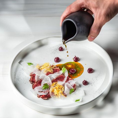 Beef Tataki Ponzu, Daikon Recipes, Valentine Dishes, Beef Tataki, Daikon Recipe, Forgotten Cookies, Chef Jobs, Gourmet Food Plating, Michelin Star Food