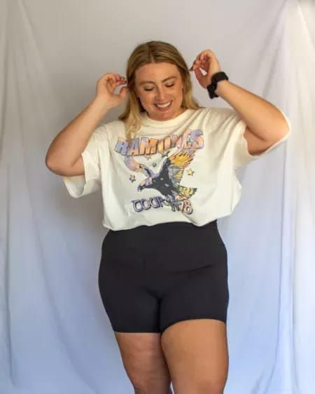 Style tip: oversized graphic tee or cropped boxy tees go fabulously with biker shorts! http://liketk.it/3eXq1 #liketkit @liketoknow.it #LTKcurves #LTKstyletip Crop Top And Shorts Outfit, Plus Size Biker Shorts Outfit, Biker Shorts Outfit Ideas, Plus Size Biker Shorts, Baggy Crop Top, Biker Shorts Outfits, Shorts Outfit Ideas, 70’s Outfit, Bike Shorts Outfit