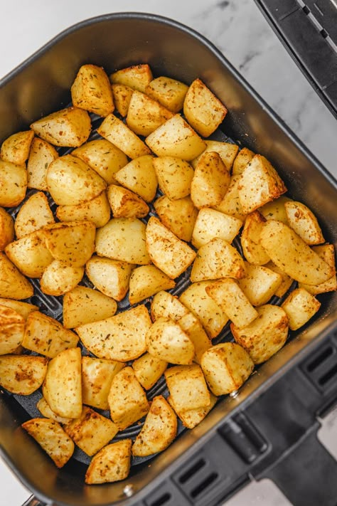 Air Fryer Diced Potatoes - cravingsmallbites.com Air Fryer Home Fries, Parmentier Potatoes, Shake And Bake Pork, Air Fry Potatoes, Cooks Air Fryer, Raw Potato, Home Fries, Cubed Potatoes, Diced Potatoes