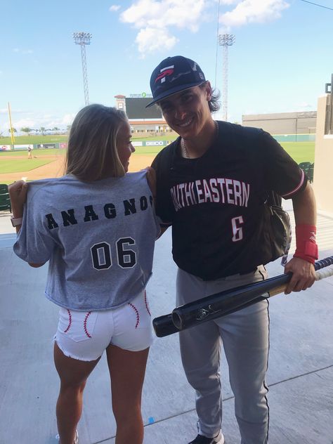 Gf Baseball Shirts, Baseball Girlfriend Shirts With Number, Cute Baseball Gf Outfits, Baseball Gf Shirts, Baseball Gf Outfits, Pittsburgh Outfits, Baseball Wife Outfit, Baseball Girlfriend Outfits, Mlb Wife Aesthetic