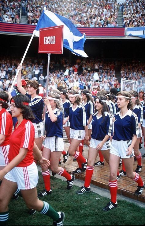 1982 World Cup, Scotland Football, World Cup Final, Wasp, Barcelona Spain, Opening Ceremony, Short Girls, World Cup, Cheer Skirts