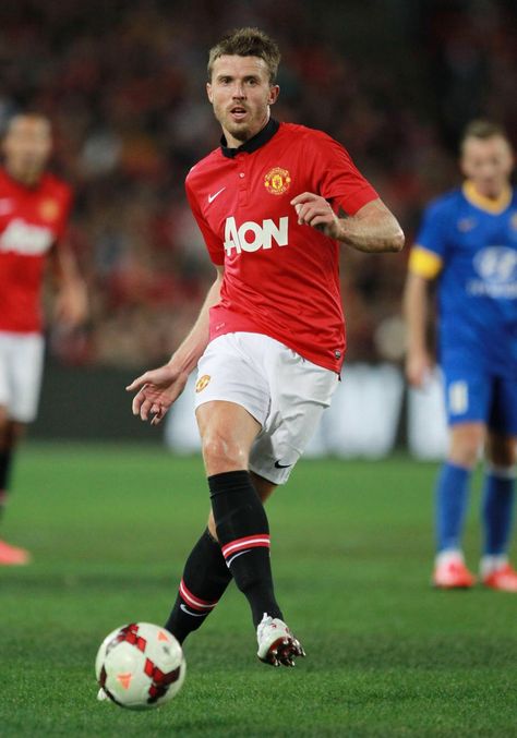 Michael Carrick, No. 16 Michael Carrick, Man Utd, Football Players, Manchester United, Random Stuff, Manchester, The Unit, Football, Running