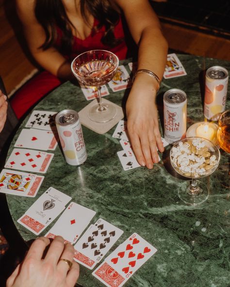 Poker Party, Party Photoshoot, Poker Night, Photographie Inspo, Vegas Baby, Casino Night, Flash Photography, Night Aesthetic, Foto Inspiration