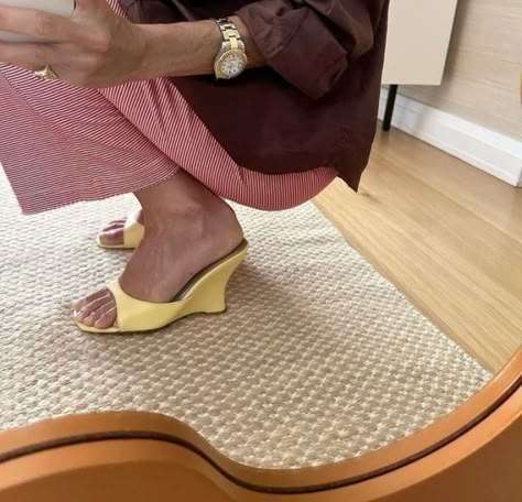 Yellow Kitten Heels, Yellow Kitten, Leandra Medine, 2024 Style, Maryam Nassir Zadeh, Boring Clothes, Eclectic Fashion, Spring Inspiration, Trendy Sneakers