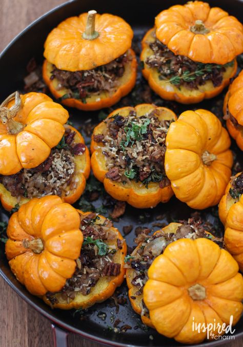 Stuffed Pumpkins, Sausage Rice, Fall Cooking, Fall Dinner, Snacks Für Party, Mini Pumpkins, Pumpkin Recipes, Thanksgiving Dinner, Thanksgiving Recipes