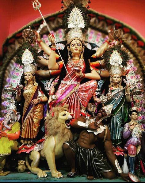 Bari durga maa 🙏 Badi Durga Munger Images, Parvati Maa, Goddess Statues, Durga Photo, Hanuman Hd, Maa Durga Photo, Durga Ji, Durga Picture, Saraswati Devi