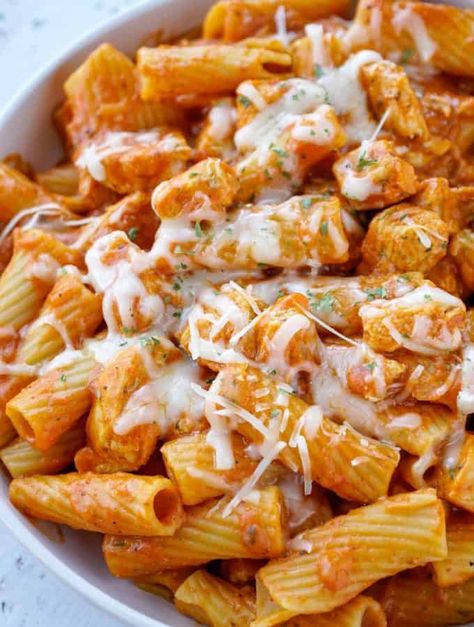 The Best Blog Recipes | Budget Friendly Home Cooked Food One Pot Chicken Parmesan Pasta, One Pot Chicken Parmesan, Chicken Parmesan Pasta Recipe, Chicken Riggies, Chicken Parmesan Pasta, Mexican Dinner Recipes, Mexican Dinner, Parmesan Pasta, One Pot Chicken