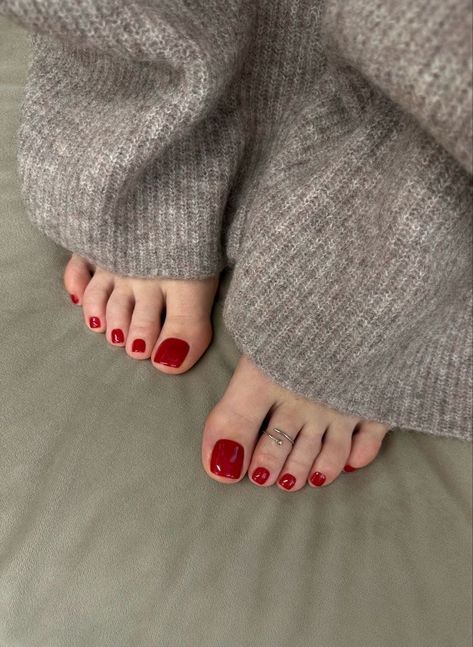 Red Pedicure, Wine Nails, Kutek Disney, Gel Toe Nails, Manikur Kuku, Toe Nail Color, October Nails, Cute Toe Nails, Cherry Nails