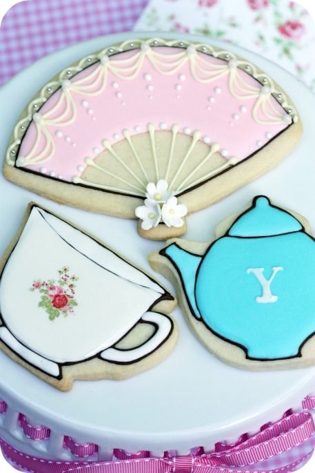 tea party cup fan pot Tea Party Cookies, Cookie Sandwich, Iced Biscuits, High Tea Party, Tea Party Food, Tea Cookies, Pretty Cookies, Fancy Cookies, Creative Cookies