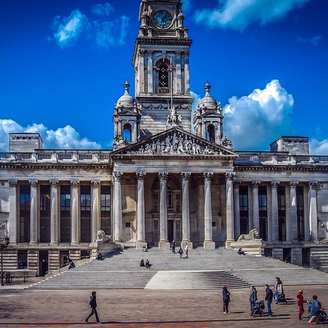 #guildhall #architecture #englishcity #portsmouth #england #LSIPortsmouth #IHPortsmouth #scenery 90s Items, Portsmouth England, Uk Cities, Hms Victory, Uk City, Birmingham Uk, Music Venue, Portsmouth, Photoshoot Ideas