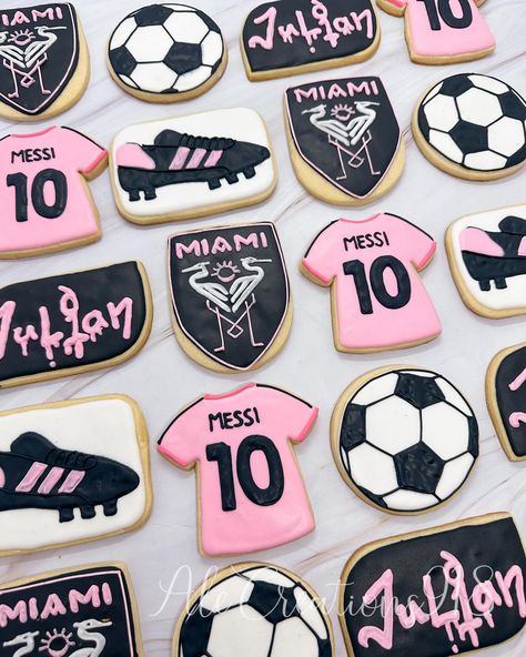 Messi cookies ⚽️🥅🩷 Pricing? �👉🏻 https://msha.ke/alecreations918 • • • • #alecreations918 #tulsasmallbuisness #tulsaoklahoma #decoratedsugarcookies #customcookies #cookie #cookies #inspirationcookies #cookiesofinstagram #desserts #dessertporn #dessertideas #partyideas #party #sugarcookies #royalicing #royalicingcookies #cookies #cookiesideas #royalicingideas #messi #messicookies #lionelmessi #lionelmessi10 #birthdaycookies #birthdaysoccer #soccerbirthday #soccerbirthdayparty Messi Soccer Birthday Party, Messi Cookies, Messi Birthday Party Ideas, Sports Birthday Cakes, Messi Birthday, Soccer Cookies, Soccer Snacks, Sports Cookies, Unique Party Themes