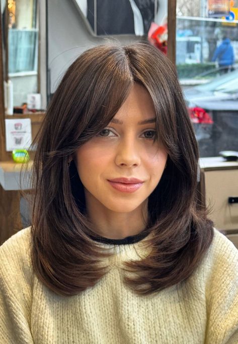 Curtain Bang Medium Haircut, Chestnut Brown Hair With Bangs, Black And Brown Short Hair, Curtain Bangs Off Center Part, Medium Hairstyle With Curtain Bangs, Bangs For Asian Hair, Shorter Hair Layers, Long Fringe Short Hair, Straight One Length Hair