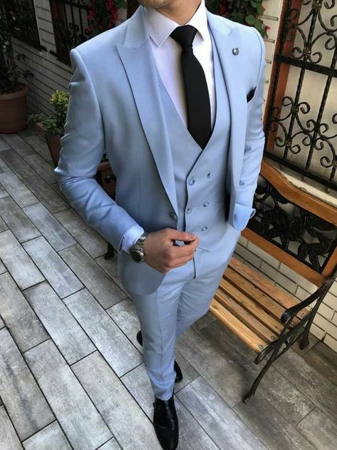 Best Groomsmen Outfits, Costume For Men Wedding, Light Blue Suits For Men, Suits For Men Prom, Wedding Best Man, Blue Groom, Wide Leg Jeans Mens, Light Blue Suit