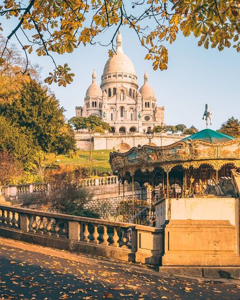 One of my favorite perspectives on the Sacre Coeur especially during fall season 🍁 Montmartre Paris, Paris Vacation, Virtual Travel, Paris Aesthetic, Paris Photography, Visit Europe, Conde Nast Traveler, Destination Voyage, Big Things