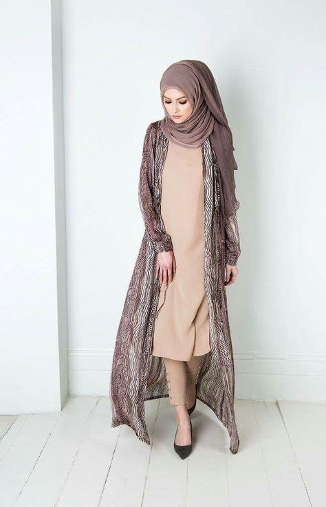 Model Baju Hijab, Iranian Fashion, Frock Fashion, Eid Outfits, Fashion Corner, Mode Abaya, Hijabi Style, Muslim Outfits, Beautiful Dress Designs