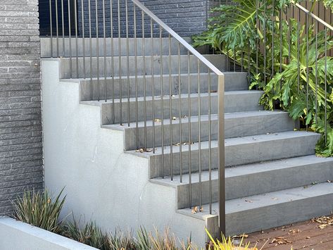 Outdoor Stairs Railing, Railings For Stairs Outdoor, Staircase Interior Design, Stair Rails, Pool Landscape Design, Concrete Stairs, Metal Railings, Stair Handrail, Spa Inspiration