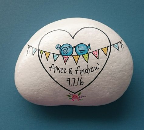 Painted Rocks Wedding Favor, Wedding Rock Art Painted Stones, Painted Rocks For Wedding Favors, Wedding Stones Rocks, Wedding Rock Painting Ideas, Painted Rocks For Wedding, Anniversary Rock Painting Ideas, Rock Painting Wedding, Wedding Rock Painting