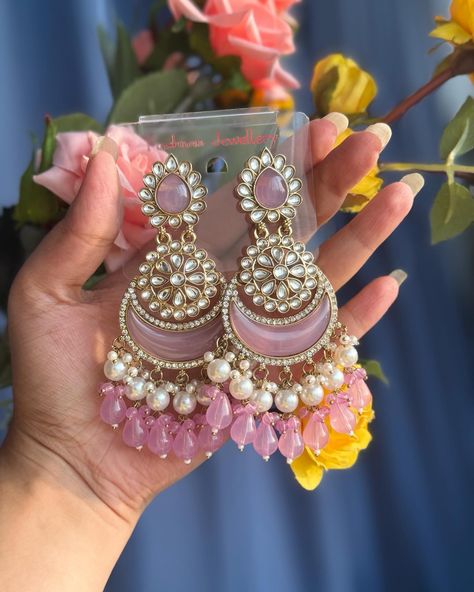 Asima Crystal Beauty 🫶🏻 ₹525/- Free shipping In India Dm us for orders Mang Tikka, Bridal Jewelry Sets Brides, Jhumka Designs, Pretty Accessories, Indian Bridal Jewelry Sets, Cute Clothing Stores, Preppy Jewelry, Beautiful Symbols, Headband Jewelry