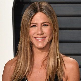 Blonde Hair Jennifer Aniston, Jen Aniston Hair, Jennifer Aniston Hair Color, Beige Blonde Hair, Golden Brown Hair, Jennifer Aniston Hair, Jennifer Aniston Style, Jenifer Aniston, Hair Color Caramel