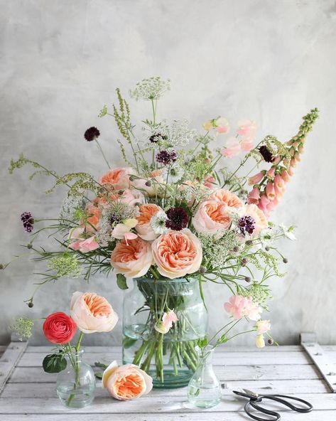 David Austin Wedding Bouquet, David Austin Roses Wedding Bouquet, David Austin Roses Bouquet, Summer Flowers Aesthetic, David Austin Wedding, Luxury Flower Arrangement, Bouquet Champetre, Rose Arrangements, David Austin Roses