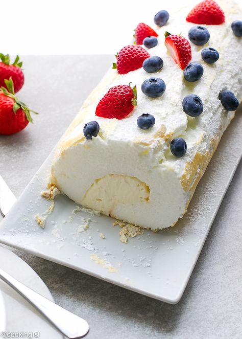 Meringue Roulade, Pavlova Cake, Rich Cheesecake, Cake Roll Recipes, Anna Pavlova, Pavlova Recipe, Torte Cupcake, Banana Cake Recipe, Bowl Cake