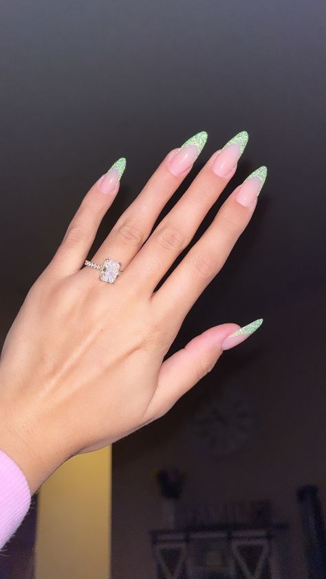 Tiana Green Nails, Tinker Bell Nails Designs, Tinkerbell Inspired Nails, Tinkerbell Nails Designs, Tinker Bell Nails, Tiana Nails, Tinkerbell Nails, Disney Princess Nails, Tiana Disney