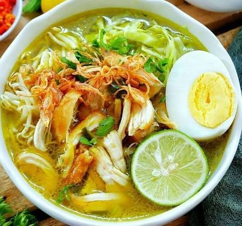 Soto Ayam Recipe, Ayam Bakar, Indonesian Cuisine, Soup Season, Culinary Recipes, Indonesian Food, Flavorful Recipes, Traditional Food, Diy Food Recipes