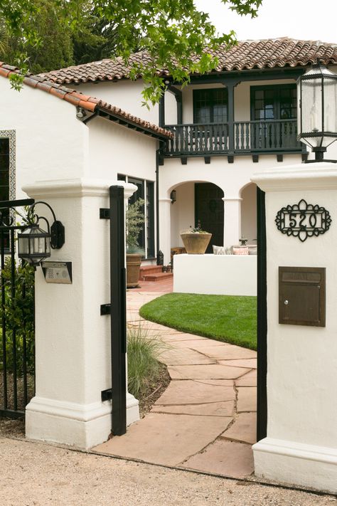 New Gallery — Design Bank Mediterranean Homes Exterior, Spanish Revival Home, Hacienda Style Homes, Luxury Door, Spanish Style Home, Casas Coloniales, Spanish Style Homes, Hacienda Style, Shah Alam