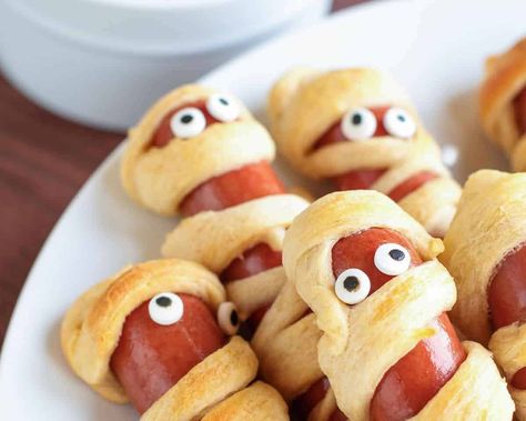 Air Fryer Mummy Hot Dogs Halloween Potluck Ideas, Halloween Potluck Recipes, Halloween Hotdogs, Mummy Hot Dogs, Halloween Potluck, Mummy Recipes, Mummy Dogs, Potluck Ideas, Fun Halloween Treats