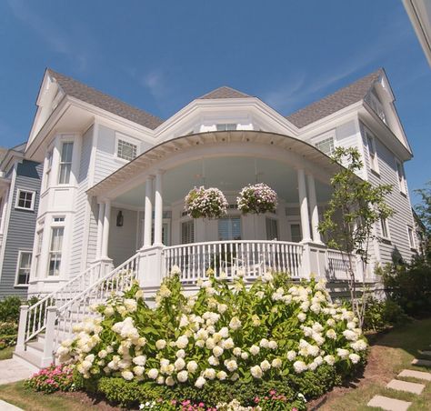 Beach House Coastal Paint Color Ideas Coastal Victorian, Victorian Beach House, House With Front Porch, Pretty Beach House, Coastal Cottage Living Room, Coastal Paint Colors, Coastal Paint, Victorian Porch, Victorian Exterior