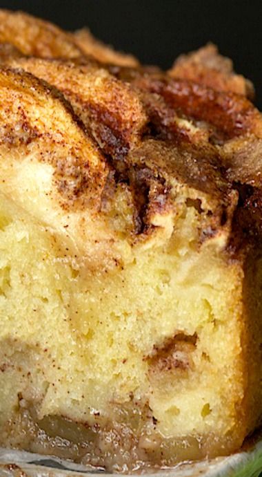 Danish Apple Cake Recipe ~ A tender yellow cake with a delicious cinnamon apple topping, that's also scattered all through the cake Apple Topping, Shortcake Cake, Apple Cake Recipe, Apple Tart, Danish Food, Apple Cake Recipes, Cinnamon Apple, A Piece Of Cake, Yellow Cake