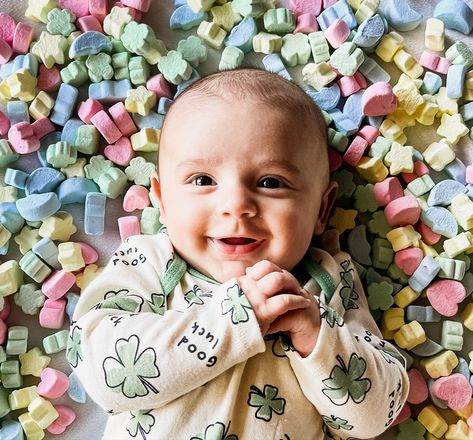 Baby St. Patrick’s Day Photoshoot St Pattys Day Baby Photoshoot, March Photoshoot Ideas, Holiday Baby Pictures, Milestone Ideas, Monthly Photoshoot, Baby Milk Bath, Announcement Pictures, Holiday Pics, Baby Announcement Pictures