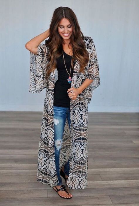 31 Formas De Usar Un Kimono Muy Largo Para La Primavera Y El Verano Stile Hippie Chic, Summer Casuals, Summer Vogue, Kimono Styles, Gilet Kimono, Kimono Outfits, Casually Chic, Kimono Outfit, Mode Kimono