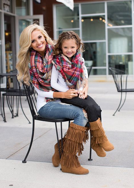 40 Adorable Mother & Daughter Outfits | momooze Daughter Pictures, Mommy Daughter Outfits, Mother Daughter Photos, Daughter Outfits, Mom And Daughter Matching, Mother Daughter Outfits, Oversized Blanket, Mommy Daughter, Mommy And Me Outfits