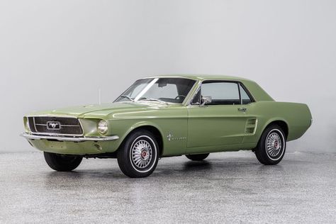 Green Mustang, Vintage Mustang, 1967 Ford Mustang, 1965 Mustang, Old Vintage Cars, Vintage Muscle Cars, Classic Mustang, Old School Cars, Cars Vintage