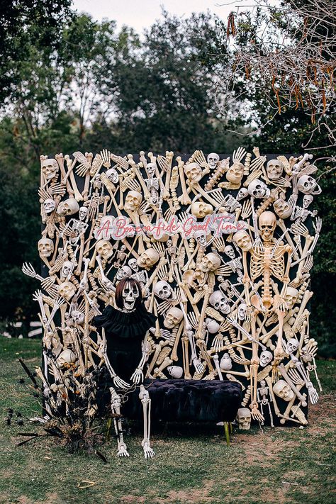 Spooky skeleton themed backyard Halloween party | Party + Entertaining Ideas | 100 Layer Cake Halloween Event Decorations, Skeleton Halloween Party Ideas, Halloween Bash Decorations, Spooky Backyard Ideas, Halloween Park Decorations, Backyard Party Adults, Halloween Surprise Party, Bday Halloween Party, Which Theme Halloween Party