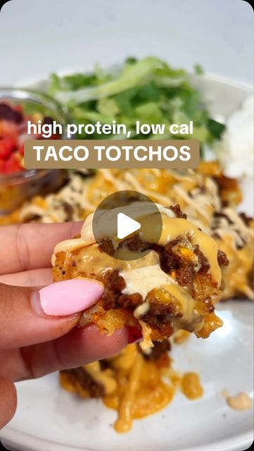 MaKayla Kim Thomas on Instagram: "A day late for Totcho Tuesday but still a 🔥 meal nonetheless 👏🏼👏🏼   A smaller portion of something I was craving (tots) but made into a balanced/filling meal that’s a little more conducive to my goals 🔥 consistency >> perfection  Loaded nacho recipe is from my Balanced Bites cookbook 🩷 available at makaylathomas . com  If you don’t know what to do or where to start—get all my recipes in ONE spot and let’s crush our goals 🫶🏼 digital cookbooks + follow along fitness plans at makaylathomas . com   #mealprep #healthymeals #mealideas #highprotein #lowcarb #lunchideas #dinnerideas #easymeals" Makayla Food Fitness, Mckayla Thomas Fitness Recipes, Makayla Thomas Fit Recipes Dinner, Makayla Fitness, Makayla Thomas Fit Recipes, Tuesday Meals, Easy Low Calorie Dinners, Loaded Nachos Recipe, Nacho Recipe