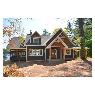 Lake Cottage House Plans, Small Lake Cottage, Small Lake Houses, Midwest Home, Cottage House Designs, Muskoka Cottage, Lake Houses Exterior, Craftsman Cottage, Craftsman Exterior