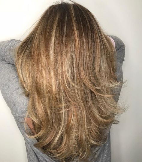 Feathered Dark Blonde Hairstyle with Highlights New Long Hairstyles, Long Hair Highlights, Blonde Highlights On Dark Hair, Haircuts For Long Hair With Layers, Dark Blonde Hair, Long Layered Haircuts, Blonde Hair With Highlights, Brown Hair With Highlights, Long Layered Hair