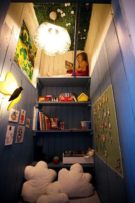 44 Cozy Nooks Youll Want To Crawl Into Immediately  This so cool my grandkids would never leave this Toddler Closet Organization, Closet Nook, Reading Nook Closet, Playroom Closet, تحت الدرج, Toddler Closet, Reading Nook Kids, Kids Closet Organization, Kid Closet