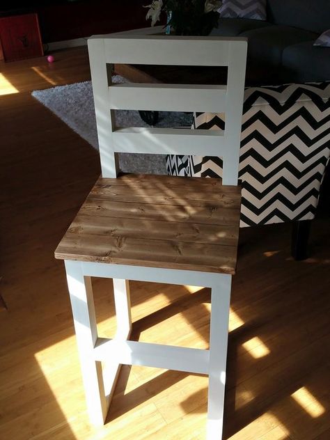 Diy Bar Stools, Diy Counter, Craft Table Diy, Diy Stool, Kitchen Ideals, Mulberry Street, Ideas Hogar, Counter Height Bar, Diy Bar