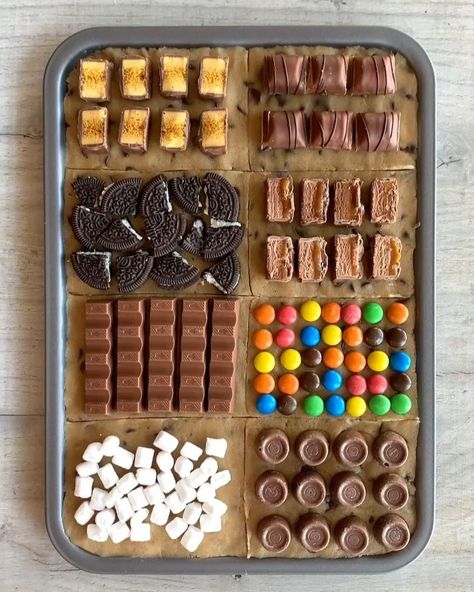 Fitwaffle | Eloise Head on Instagram: “Which part tray is your favourite? 😍 1️⃣ Cookie tray 2️⃣ Brownie tray And what are your favourite toppings? 👇🍫 #fitwaffle…” Chocolate Cupcakes With Filling, Chocolate Cupcakes Recipes, Cupcakes With Filling, Smores Tray, Sleepover Stuff, Butterbeer Recipe, Cupcake Chocolate, Food Shelf, I Want Food